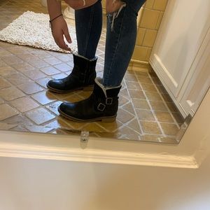 Black Sherpa lined Leather Boots